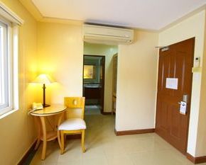 NearBy Hotel