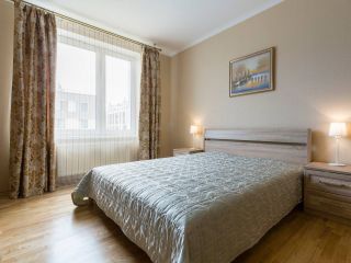 Nevsky 10 minutes walk -"LUX" apartments