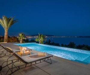 Ultraluxury Villa Elyzeum with Heated Pool Trogir Croatia