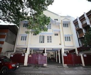 Oyo Home 10497 Compact 2Bhk Pondy White Town Puducherry India