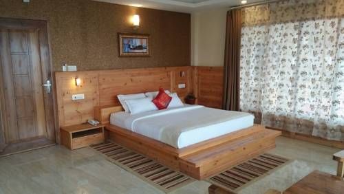 Queens Hill Hotel & Resorts