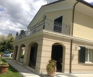 villa Montescudo Madonna del Piano Italy