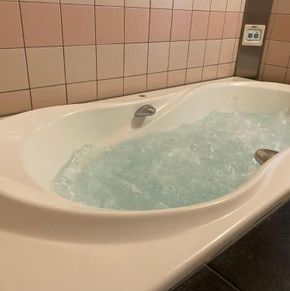 NearBy Hotel