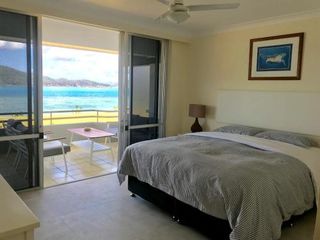 Фото отеля Frangipani Beachfront Lodge 208 on Hamilton Island by HamoRent