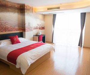 Thank Inn Plus Hotel Sichuan Neijiang Hongxing Red Star Macalline Nei-chiang China