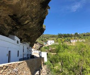Casa entre rocas Setenil Spain