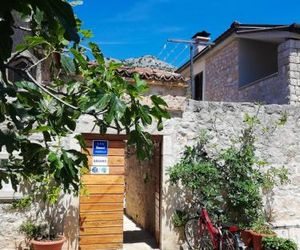Apartments Branko Starigrad Croatia