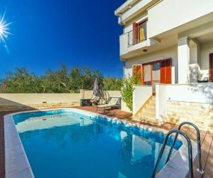 Five-Bedroom Holiday Home in Sv.Filip i Jakov Sveti Filip i Jakov Croatia