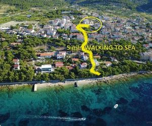 5 min from beach and center of Bol Bol Croatia
