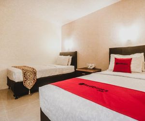 RedDoorz Plus @ Grand Populer Hotel Ujung Pandang Indonesia