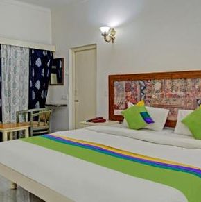NearBy Hotel