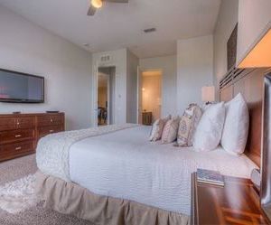 5048 Shoreway Loop #402, Bay Hill United States