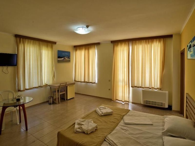 Hotel Photo 1