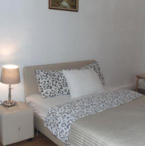 NearBy Hotel
