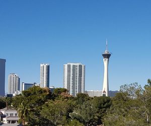 LUXURY 2BR 2BA Penthouse Balcony STRIP & Pool Views next to Convention Center! Las Vegas United States