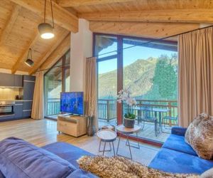 Ski-in / Ski-out Chalet Maiskogel 17c by Alpen Apartments Kaprun Austria