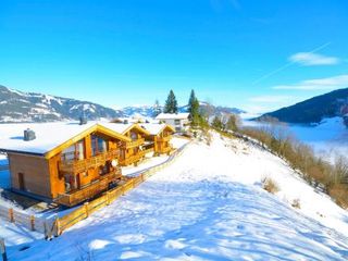 Фото отеля Ski-in / Ski-out Chalet Maiskogel 13b by Alpen Apartments