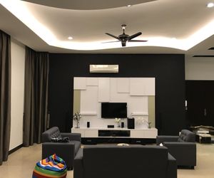 3 Storey Bungalow for Homestay at Subang Jaya Damansara Perdana Malaysia