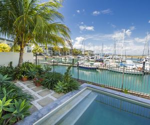 Blue on Blue Apartment 912 Magnetic Island Australia
