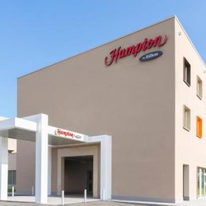NearBy Hotel