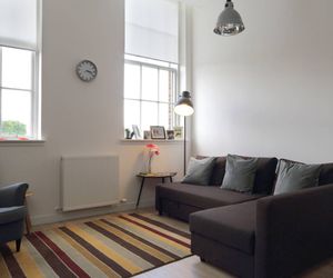 Spacious 2 Bedroom Loft in Converted School! Leith United Kingdom