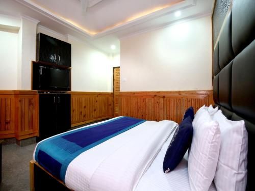 OYO 10399 Hotel Rosewood INN