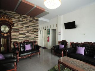 Фото отеля OYO 530 Guest House Omah Anakku Syariah