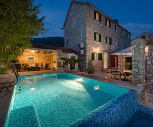 Villa Rustica Moderna with Swimming Pool Brac Island Croatia