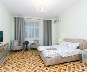 VIP 2 bedroms right near Khreashatik Kiev Ukraine