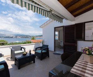 Apartment Dany with Sea View II Okrug Gornji Croatia