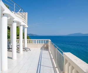 Beachfront Villa Shades of Summer Podaca Croatia