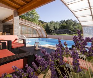 Villa Penelopa with Swimming Pool Slatine Croatia
