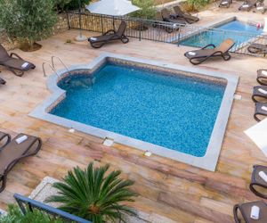 Apartment Fides with Swimming Pool IV Slatine Croatia