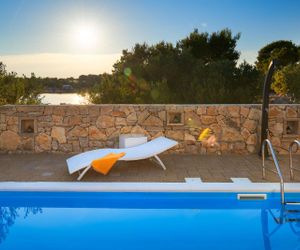 Luxury Villa Bella Vista with Swimming Pool Betina Croatia