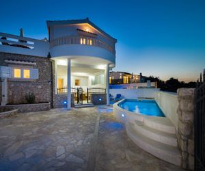 Beachfront Villa Poetry with Swimming Pool Sevid Croatia