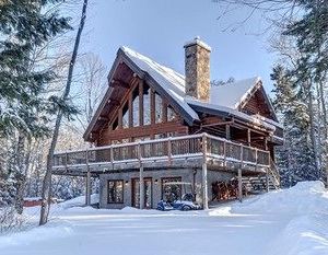 Chalet Naya by Location4Saisons Labelle Canada