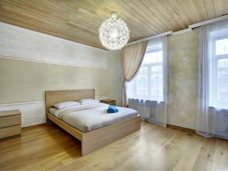 Апартаменты в Центральный район — 108 кв. м., спальни: 3, собственных ванных: 1