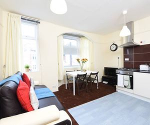 Budget 2 bed Flat (47) Manchester United Kingdom