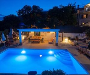 Villa Marela with Heated Swimming Pool Trogir Croatia