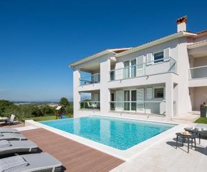 Villa L - Villa with 2 separate units Labin Croatia