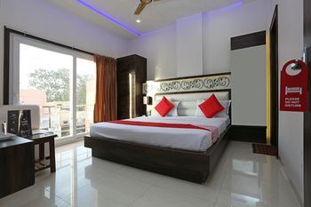Capital O 10842 Hotel Anjali Mahal Inn