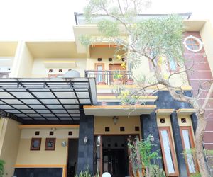 3 BR Guest House - Simply Homy XT Square Yogyakarta Indonesia