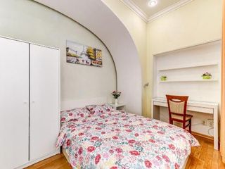 Enjoy St Isaak Square 3BR Apartment