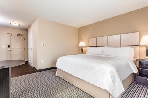 Photo of Candlewood Suites Eau Claire I-94, an IHG Hotel
