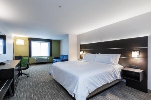 Holiday Inn Express & Suites South Bend – South, an IHG Hotel