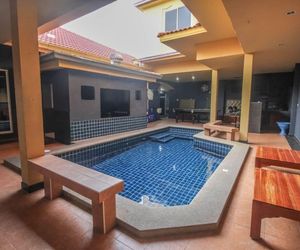 7 Bedroom Villa Sleeps 14 In Central Pattaya Pattaya Thailand