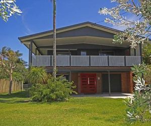 Red Door Beach House - Marcoola Beach - PET FRIENDLY, FOXTEL, WIFI, 500 BOND, Linen Supplied Marcoola Australia