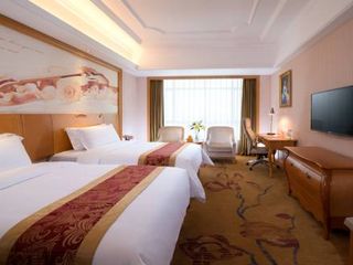 Фото отеля Vienna Hotel Shandong Yantao Golden Beach Taishan Road