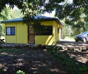 Casita Amarilla Cahuita Costa Rica