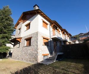 Casa amb jardí Alp Alp Spain